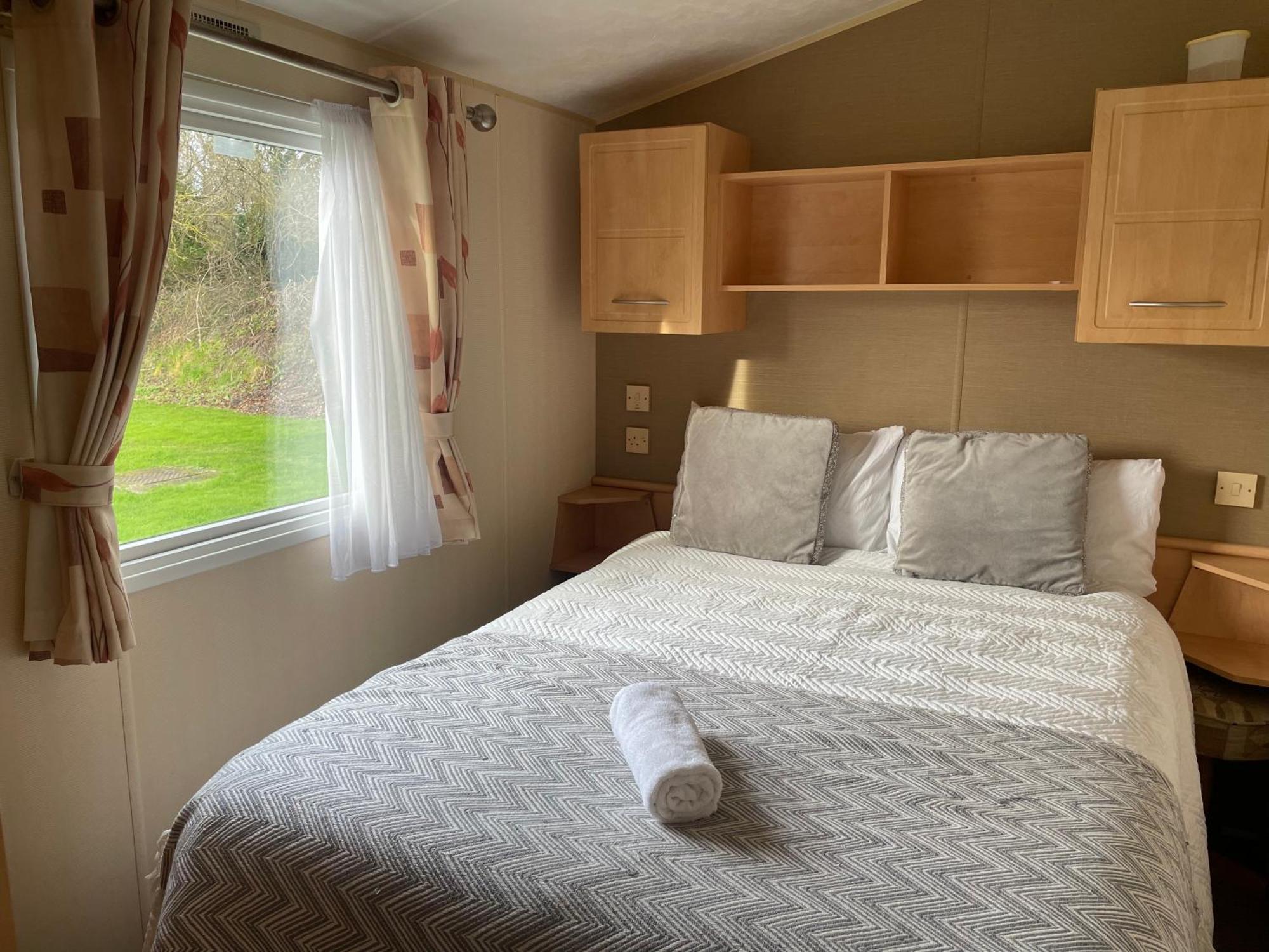 Cosy 3 Bedroom Caravan, เซาธ์เซอร์นีย์ ภายนอก รูปภาพ
